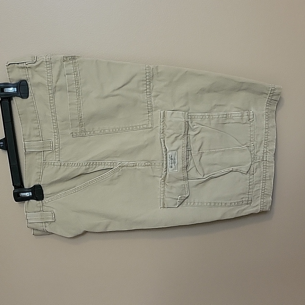 Mens Sz30 Wrangler cargo Shorts khaki